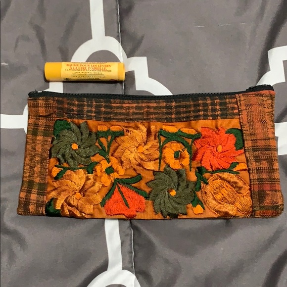 Beautiful embroidered bag - Picture 3 of 3